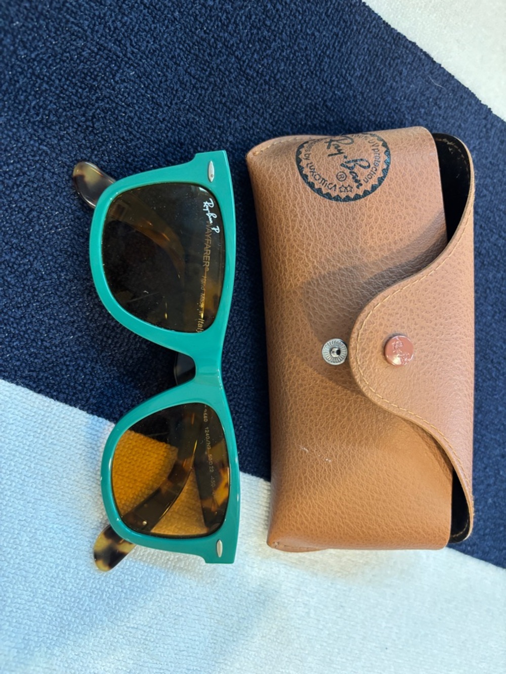 Ray-Ban Turquoise Wayfarer Sunglasses - Picture 3 of 5